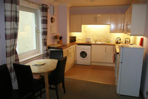 Glenlochy Nevis Bridge Apartments - image 8