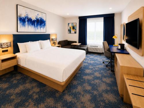La Quinta Inn & Suites by Wyndham Albuquerque Journal Ctr NW Room Type - King Room