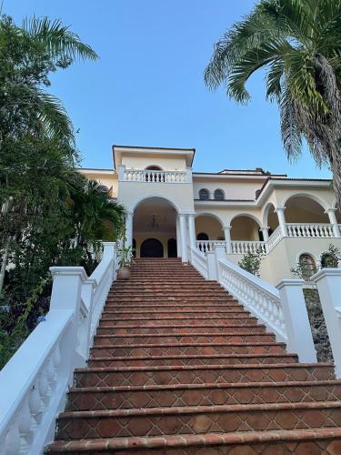 El Castillo Tropical Cabrera in Cabrera