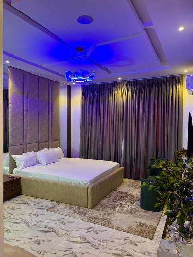 Luxury 3BR Penthouse Apartment with Free WiFi & 24hrs Electricity - image 4