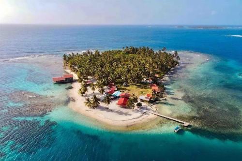 . Isla Diablo San blas cabaña en la orilla del mar
