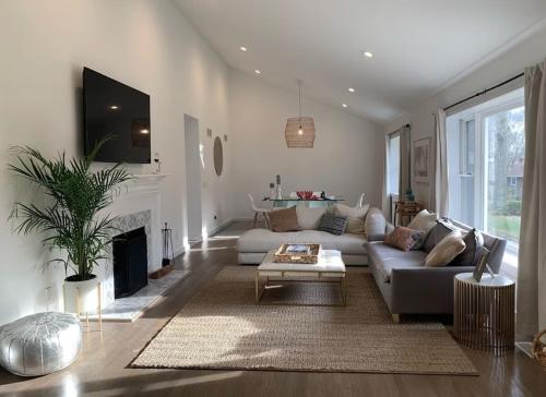 Family & dog-friendly getaway! in Southold (NY)