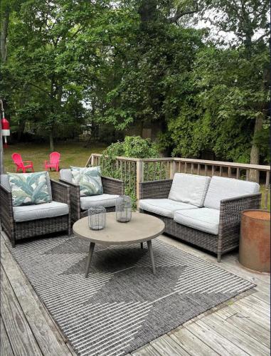 Family & dog-friendly getaway! in Southold (NY)