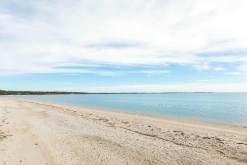 Family & dog-friendly getaway! in Southold (NY)