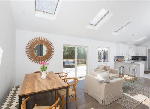Family & dog-friendly getaway! in Southold (NY)