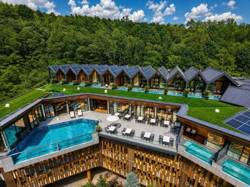 . Resort Ujevara e Drinit