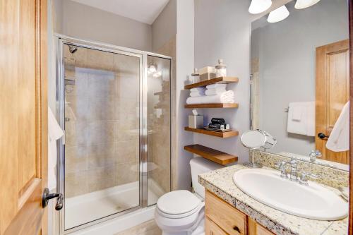 New Luxury Pond Villa #524 With Hot Tub & Views - 500 Dollars Of FREE Activities & Equipment Rentals Daily in Winter Park, USA