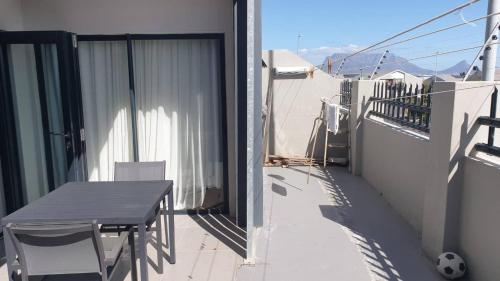 Lux 2BR 2Bath in Ruby Estate Prime Location - image 6