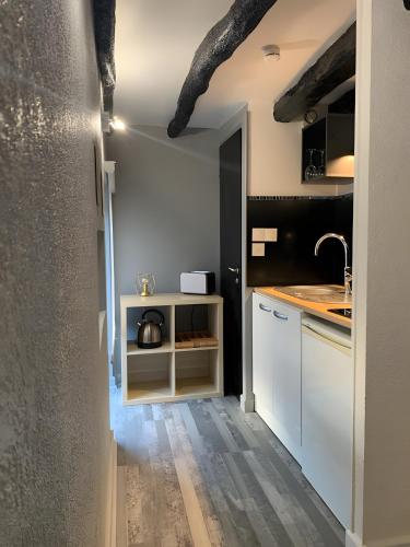 ห้องครัว, Les Chambres du Clos De L'église (Les Chambres du Clos De L'eglise) in แซงต์ อัลบา