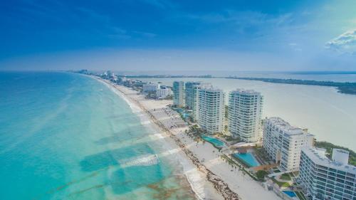 Local vibe and great location around Cancun Downtown, Cancún