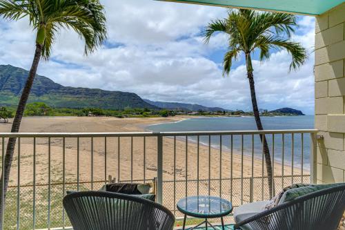 Steps to Beach & Pool! Oceanfront Waianae Studio in Makaha (HI)