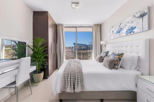 Sunset Views at Infinity Blouberg - image 8