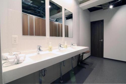 Bathroom, BEE-HIVE Sugamo - Male Only near Pronto