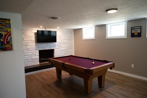 Szórakozási lehetőségek, Secluded 5BR Retreat with Hot Tub, Sleeps 10 in Canfield (OH)