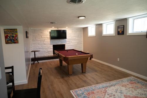 Szórakozási lehetőségek, Secluded 5BR Retreat with Hot Tub, Sleeps 10 in Canfield (OH)