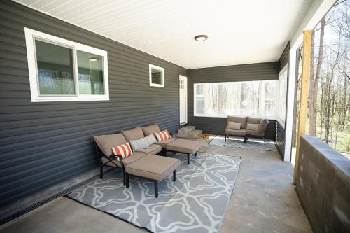 Létesítmények, Secluded 5BR Retreat with Hot Tub, Sleeps 10 in Canfield (OH)