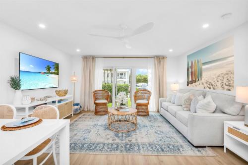 The Beach Villa in Juno! 1-Steps to the Beach in Juno Beach (Florida)