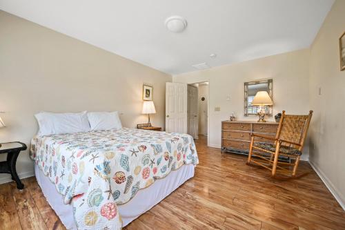 Beach Pines - image 2