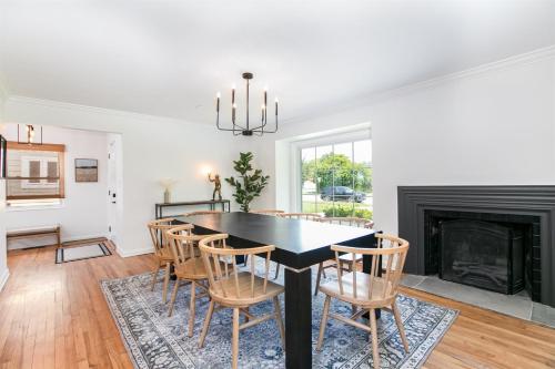 Cozy and Freshly Updated 3BR Home Walking Distance in South Bend, USA