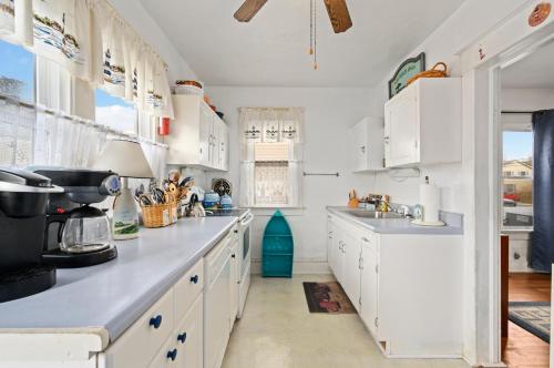 Breezy Corner - image 4