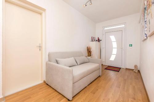 Apartment Jadran - image 2