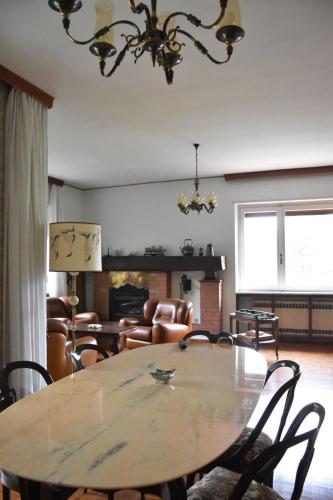 Koplietošanas atpūtas telpa ar TV, Villa Marina in Roletto