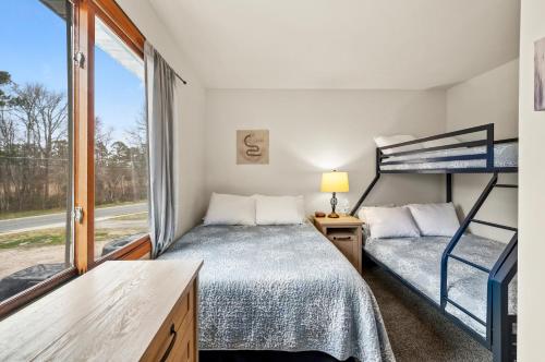 Fishhook Hideaway - image 10