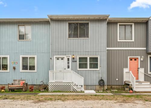 Fishhook Hideaway - image 9