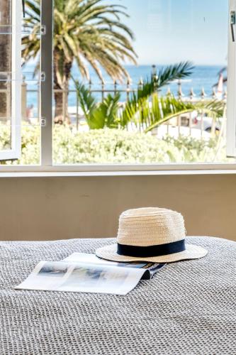 Camps Bay Stylish 2bed by the Tidal Pool Tidescape - image 13