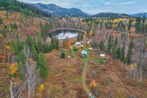 Skats, Cabin on Private 8-acre Lake in Litlforta (BC)