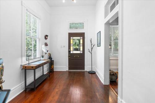 Ieeja, Stylish Historic Home 5 Min Walk to Downtown in Georgia Avenue (AL)