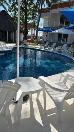 PELÍCANOS Hotel & Beach Club (PELICANOS Hotel & Beach Club) in Alvarado