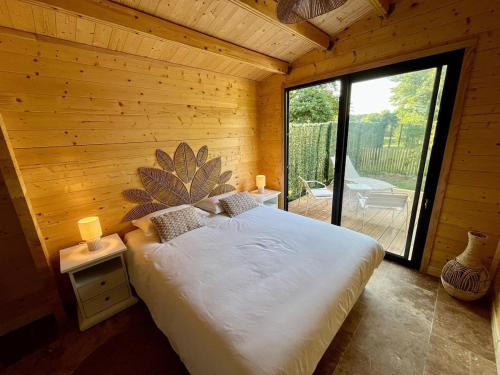 DOMAINE DES GALLINACES CHALET COUCOU - bord d'étang 4-6 personnes (DOMAINE DES GALLINACES CHALET COUCOU - bord d'etang 4-6 personnes) in Marigny-les-Reullee