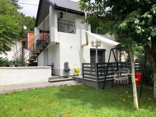 Villa ADUSHI Nashec in พริซเซ่น