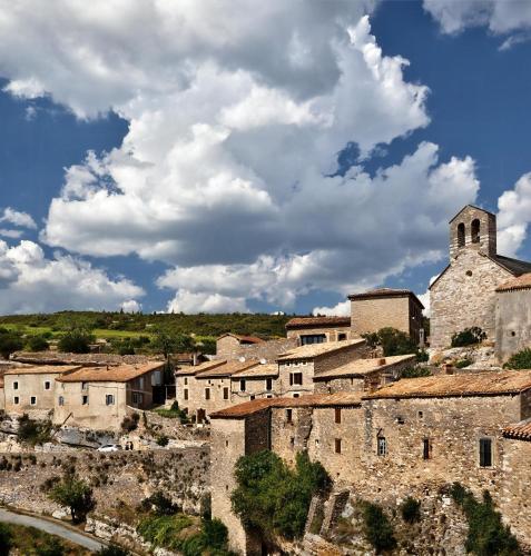 Viesnīcas āriene, Cottage Du Vigneron Avec Vue Sur Les Vignes Et Les Montagnes in La Caunette