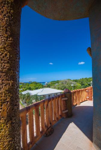 Balcony/terrace, Hotel Los Corales in Roatan Island