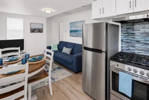 Belmar Beach Bungalow 35 Blocks to Sand Fire Pit, Grill, 3 Beach Badges in Belmar