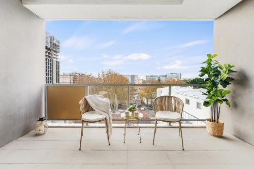 Sydney 2BR w/Parking | Near UNSW Beaches & CBD - image 7