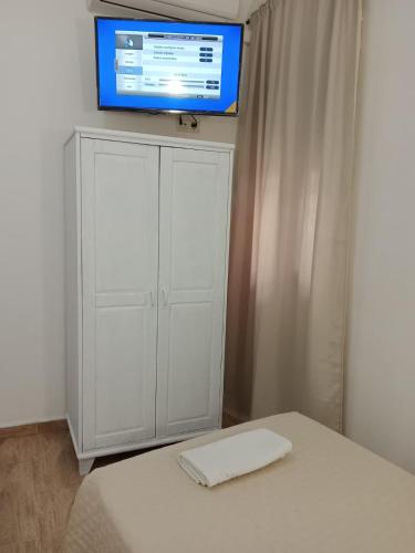2 twin beds
