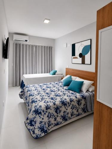 1 double bed, 1 twin bed