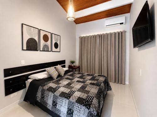 1 double bed, 1 twin bed