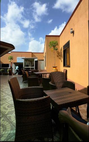 Zajednički dnevni boravak / prostorija s TV-om, Serenus Lounge in Wakiso