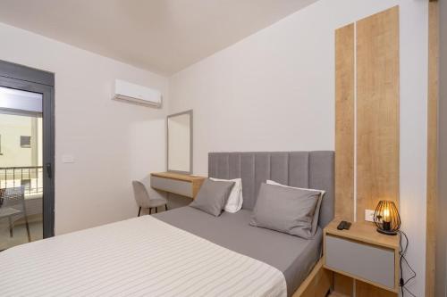 Zoi 2 modern flat near beach