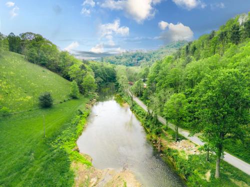 Watauga River Retreat in Šugargrova (NC)