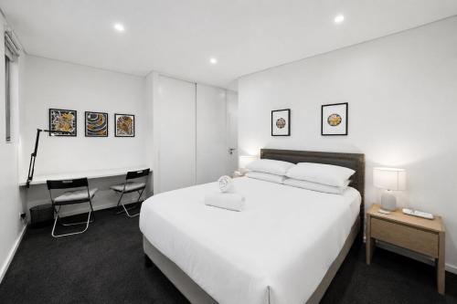 Designer 1-Bed Apartment with Balcony - main image
