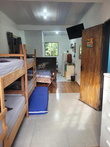Hospedagem - Studio em Camburi das Pedras - poucos passos da praia in Picinguaba (Sao Paulo)