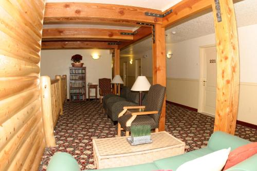 Murphys Suites - main image