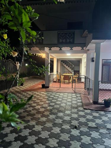 숙소 외관, lagoon holiday villa Jaffna in 코쿠빌 이스트