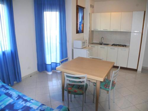 Comfortable stay 80m from the beach