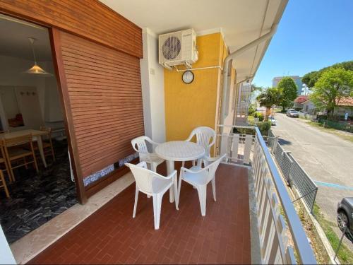 Apartment 150m from the sea